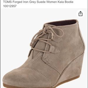 We ❤️ TOMS!  Kick off fall in style, with a iron grey suede bootie,ladies 7.5 sz